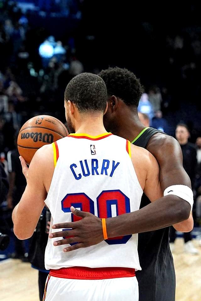 连胜势头难挡!篮球豪取十连胜 连胜势头难挡!篮球豪取十连胜