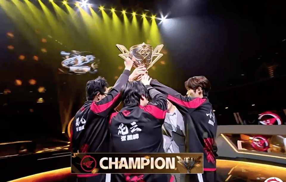 开云体育登录-包含王者荣耀赛事精彩瞬间盘点，年度回顾震撼登场的词条