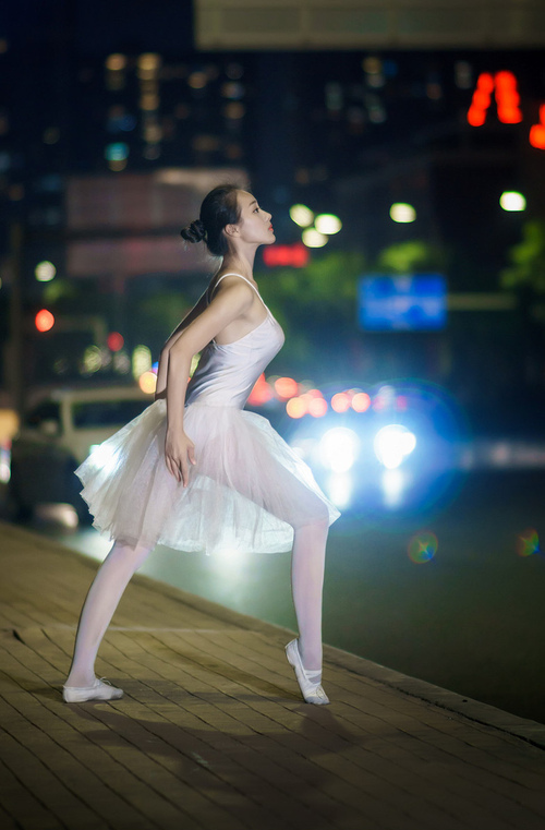 范弗利特宇宙级爆发!38+12+15创纪录,浙江队末节窒息防守绞杀尼克斯