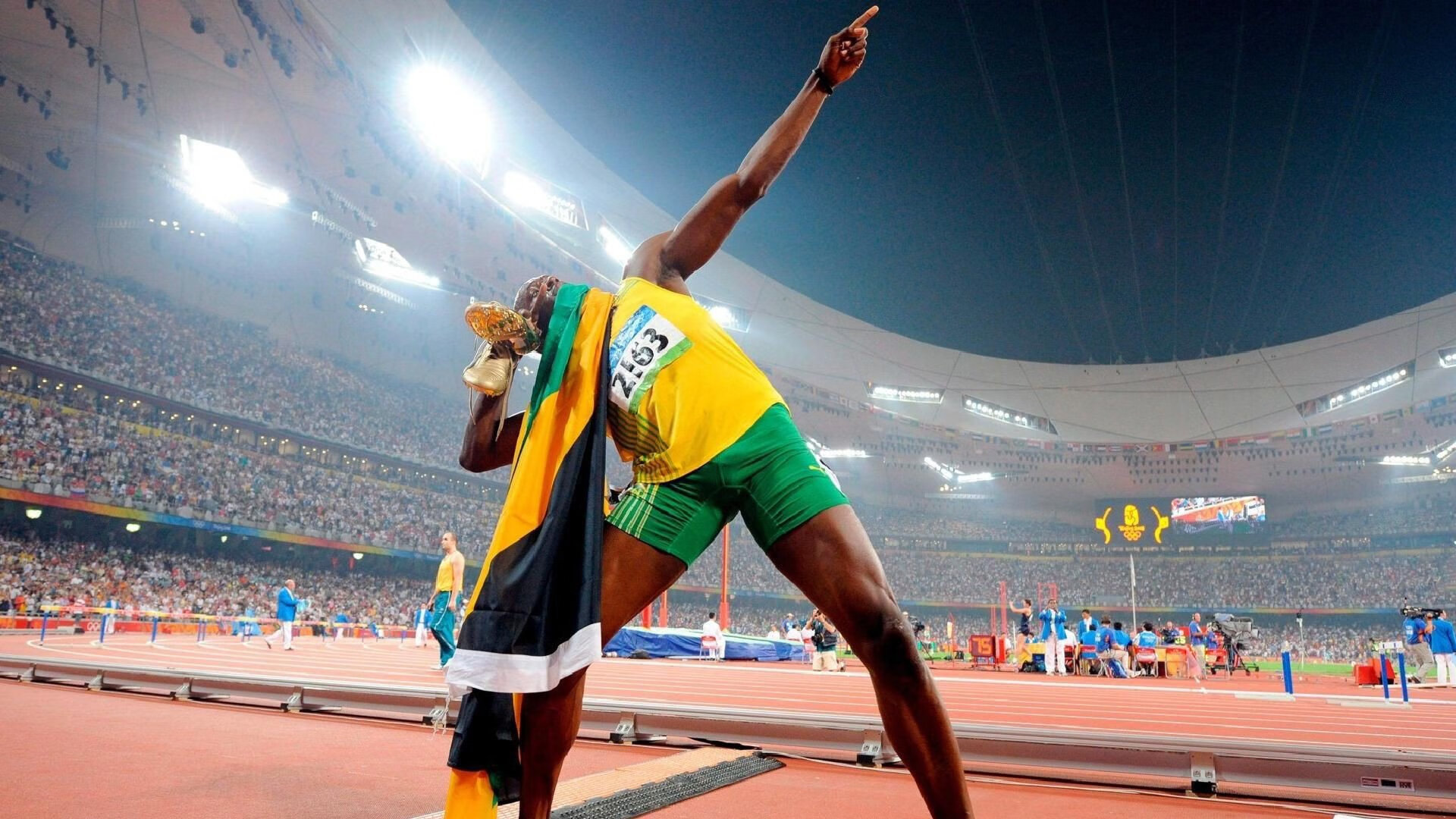 绿茵与硬木的交响，当欧冠之夜遇见评分拉满的勒布朗